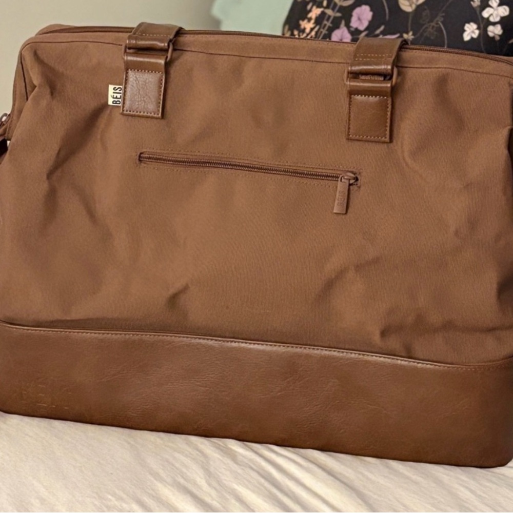 BÉIS Weekender Bag in Maple